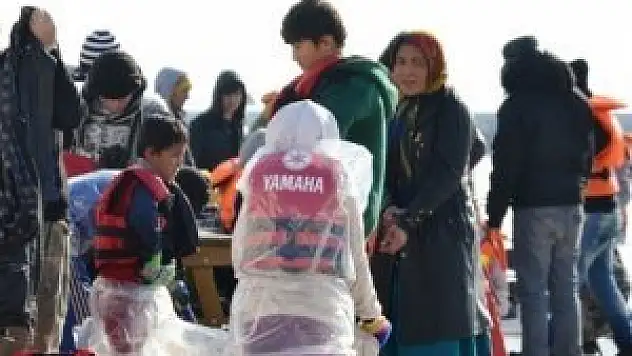 Ayvalık'ta 123 göçmen...