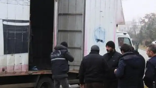 Kayıp kadın ve erkeğin kamyonet kasasında şüpheli ölümü