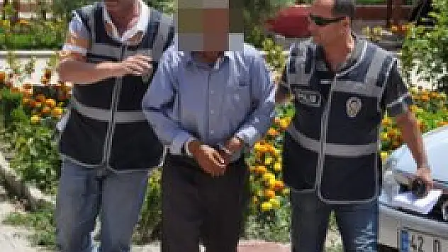 Katil zanlısı koca adliyeye sevkedildi