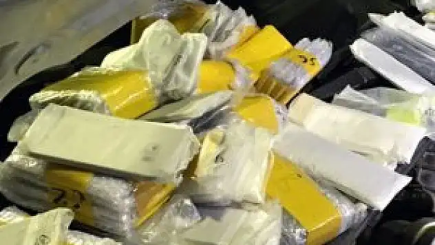 Telefon kaçakçılığı polis kamerasında