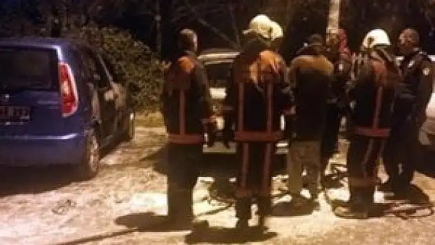 Başkent'te park halindeki otomobil alev aldı