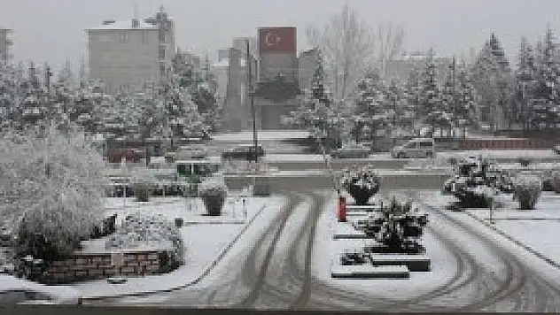 Ereğli'ye yılın ilk karı düştü