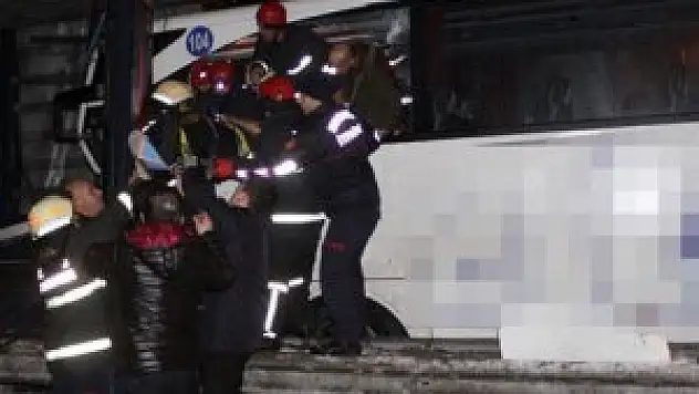 Kocaeli Gölcük'te 40 araçlı zincirleme trafik kazası: 13 yaralı