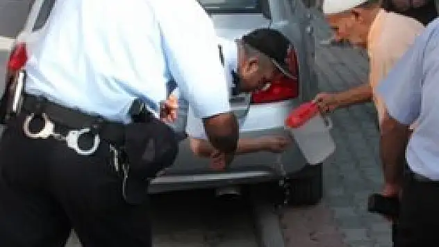 Polis yakalamaktan onlar çalmaktan bıkmadı