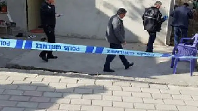 Pompalı tüfekle hem kızını hem de torununu vurdu