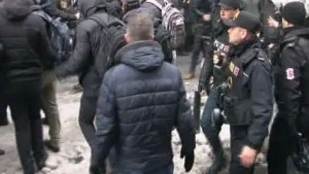 Beyoğlu'nda HDP'li gruba polis müdahalesi