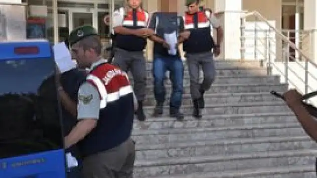 Cep telefonu hırsızları ele verdi