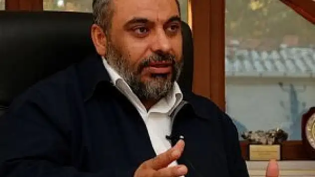 İHH Başkanı Yıldırım Katar'da kaza geçirdi