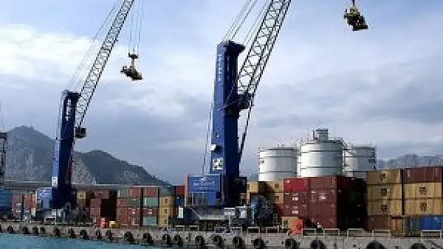 '2015 yılında ihracat 143,9 milyar dolar oldu'