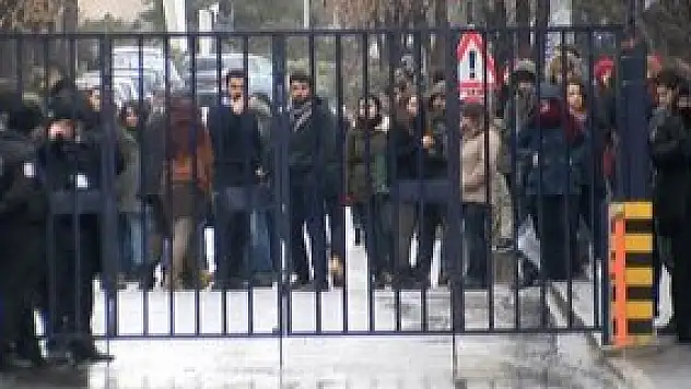 Ankara Üniversitesi'nde gerginlik