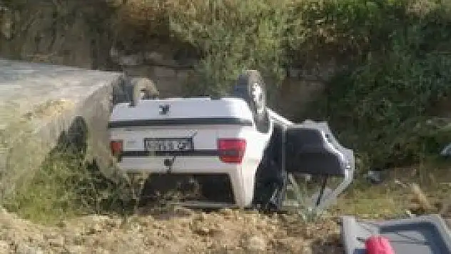 Otomobil devrildi sürücü yaralandı