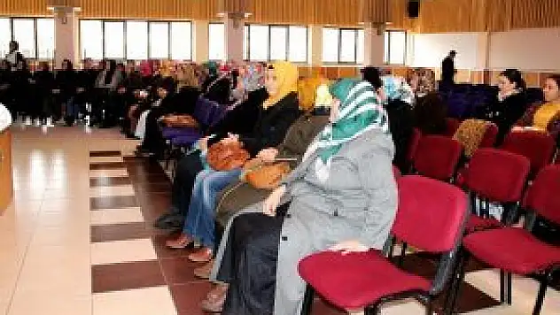 Seydişehir'de Kadın Hastalıkları ve Kanser konferansı