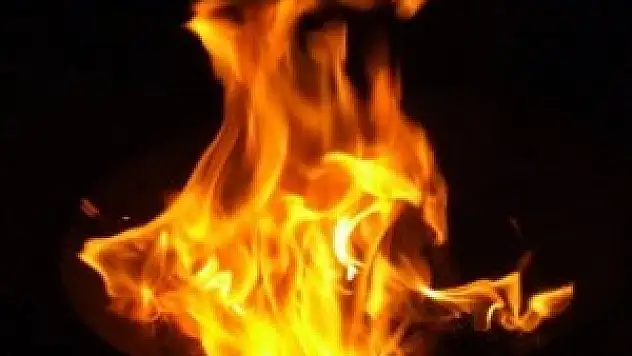 Soba kovasıyla banyoyu ısıtırken sızan gazdan zehirlendi