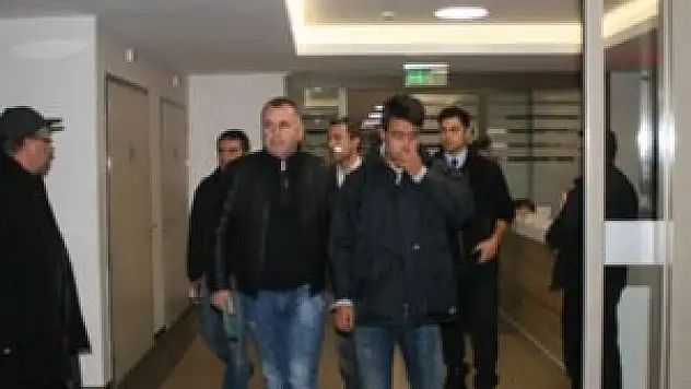 Belediye Başkanı'nın toplantısında yumruklu saldırı!