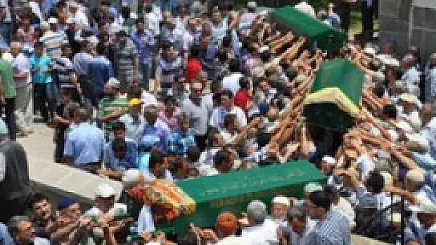 Aynı aileden 3 kişi toprağa verildi