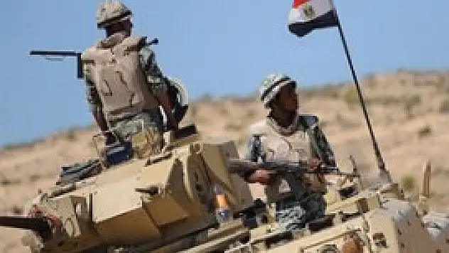 Mısır ordusu teyakkuza geçti