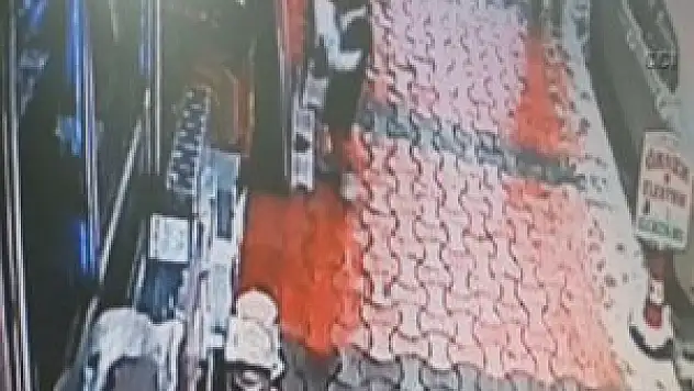 Kadın gösterdi küçük kız çaldı