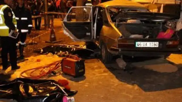 Manisa'da feci kaza: 1'i çocuk 4 ölü