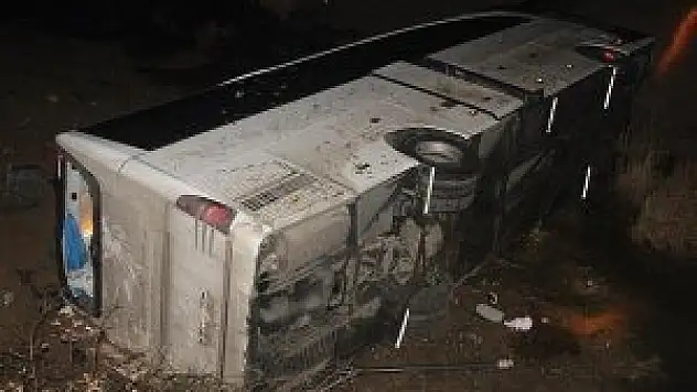 Çanakkale'de trafik kazası: 4 ölü, 30 yaralı