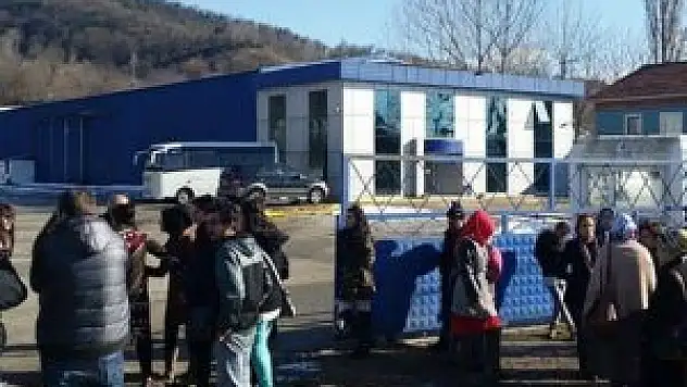 Üç aydır maaşını alamayan işçiler isyan etti!