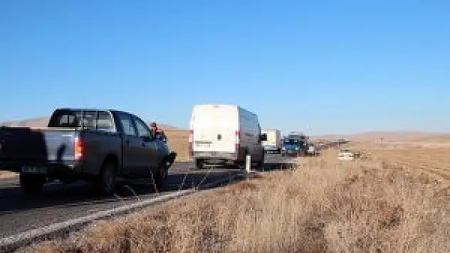 Yunak'ta trafik kazası: 3 yaralı