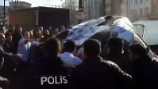 Sultanahmet'teki olay yerine giden polis ekibi kaza yaptı