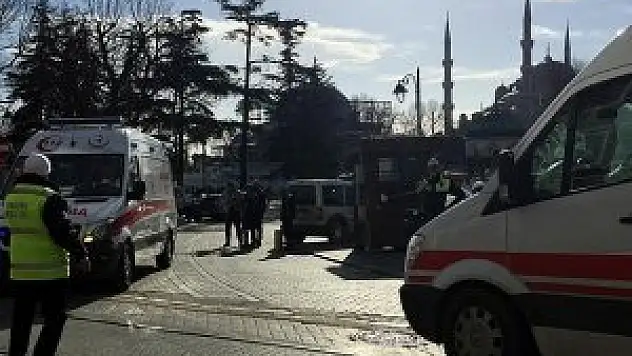 Sultanahmet Meydanı'nda patlama: Ölü ve yaralılar var!
