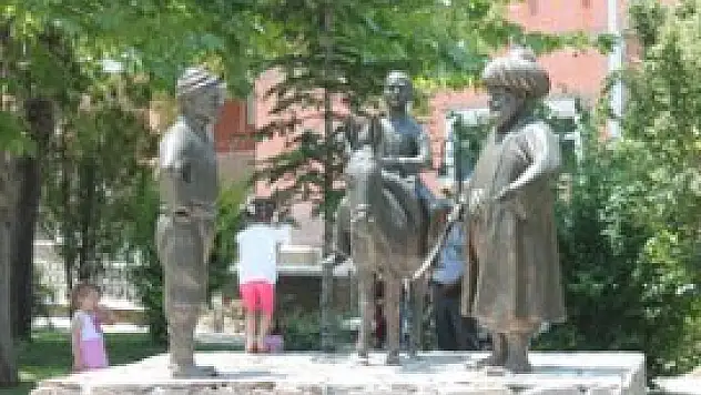 Turizm Vadisi'ne Nasreddin Hoca heykelleri