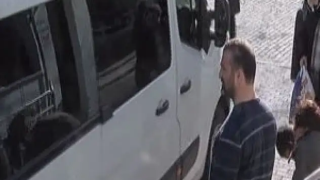 Gözaltına alınan PKK'lının annesi sinir krizi geçirdi