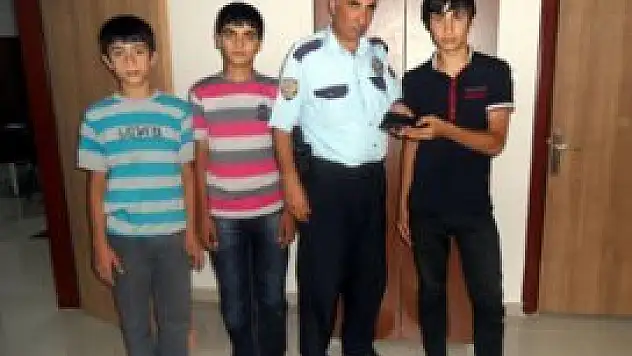 Akşehirli gençlerden örnek davranış