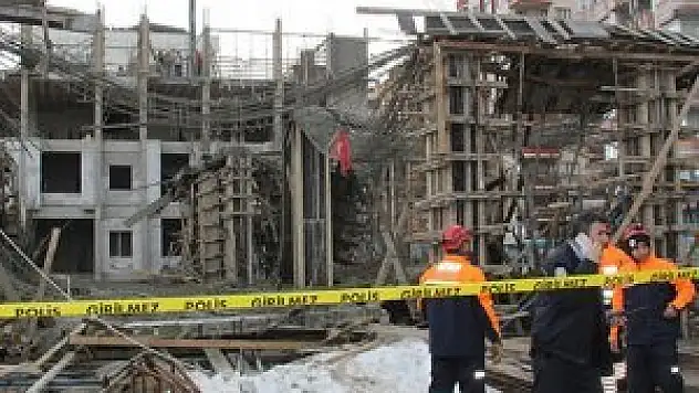 AVM inşaatında çökme: 4 yaralı