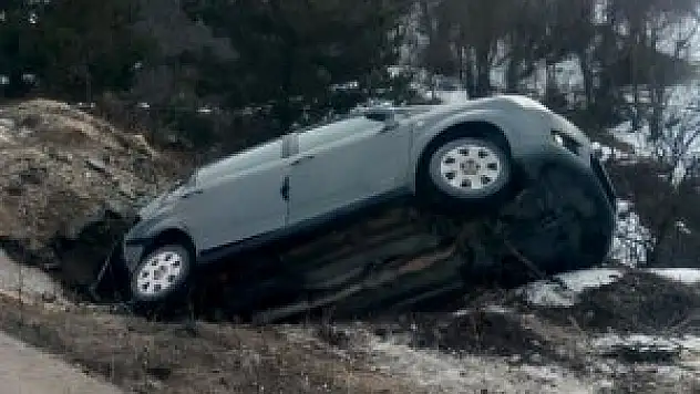 Memurları taşıyan araç takla attı: 7 yaralı