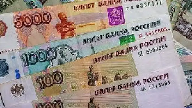 İran endişesi rubleyi de aşağı çekiyor