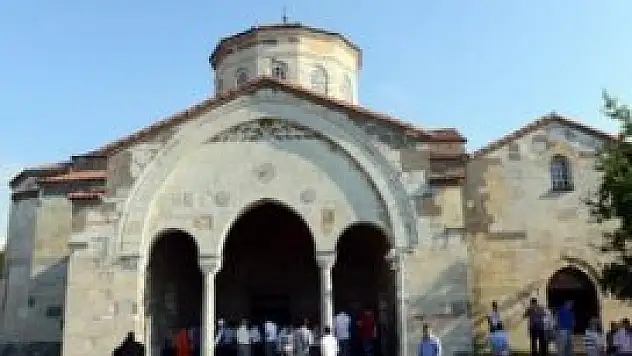 52 yıl sonra namaz kılındı