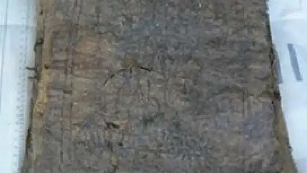 Bin 700 yıllık İncil'i satacaktı!