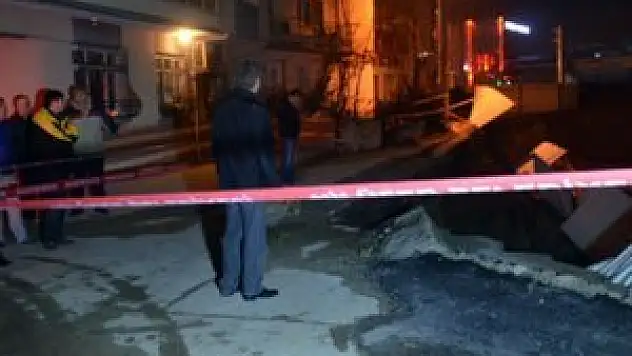 İş merkezi inşaatındaki çökme paniğe neden oldu