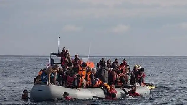 Ege Denizi'nde sığınmacı botu battı, 3 çocuk öldü