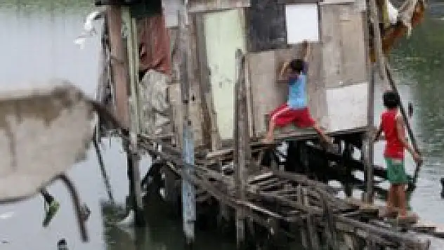 Kasırga bin 600 kişiyi evinden etti