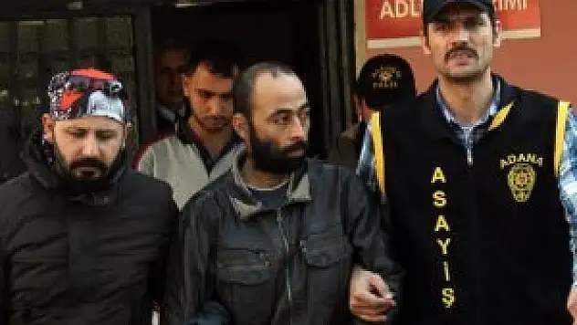 Genç kadın çığlık atınca yakalandılar