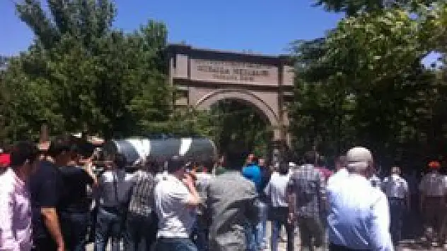 Erol Küçükbakırcı annesini kaybetti