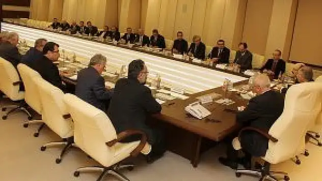 Bakan Ala 24 üniversitenin rektörleri ile bir araya geldi