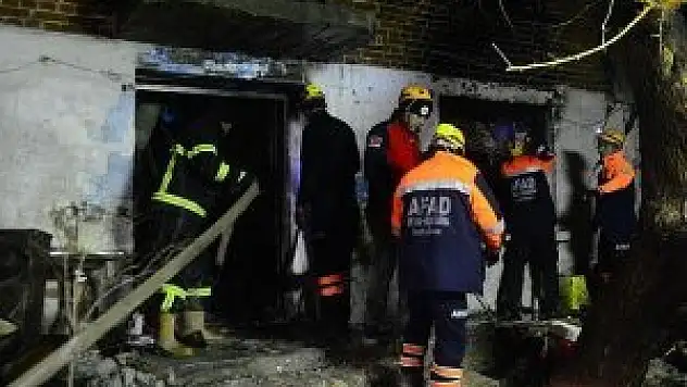 Kırklareli'de yangın çıkan ev çöktü