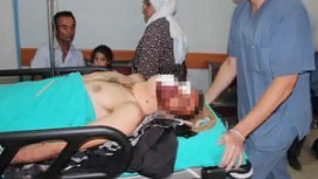 Motosiklet traktör römorkuna çarptı!