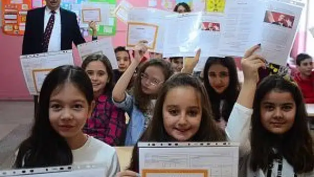 18 milyon öğrenci karne heyecanı yaşıyor