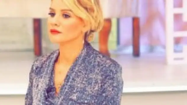 Esra Erol, Zuhal Topal'a ateş püskürdü