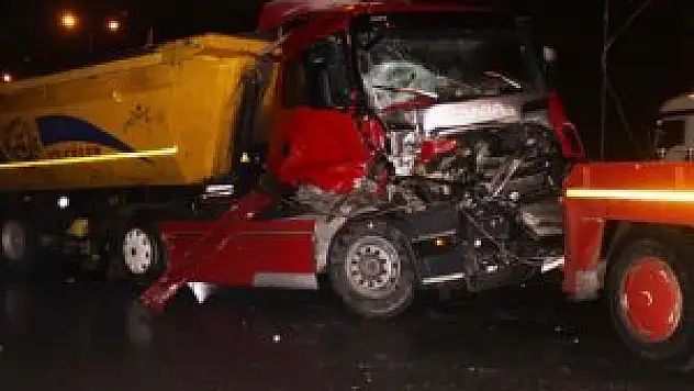 TEM'de 11 araçlı zincirleme kaza: 4 yaralı