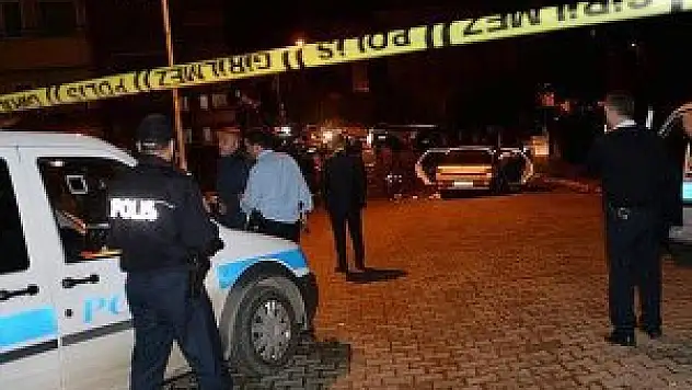 İzmir'de polis aracı kaza yaptı: 2 polis yaralı