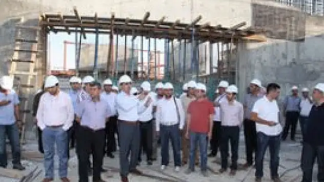 Başkan Altay, Selçuklu Kongre Merkezi'ni inceledi