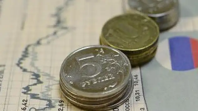 Rus ekonomisi yüzde 3,7 daraldı