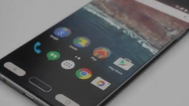 Galaxy S7 fabrikada görüntülendi